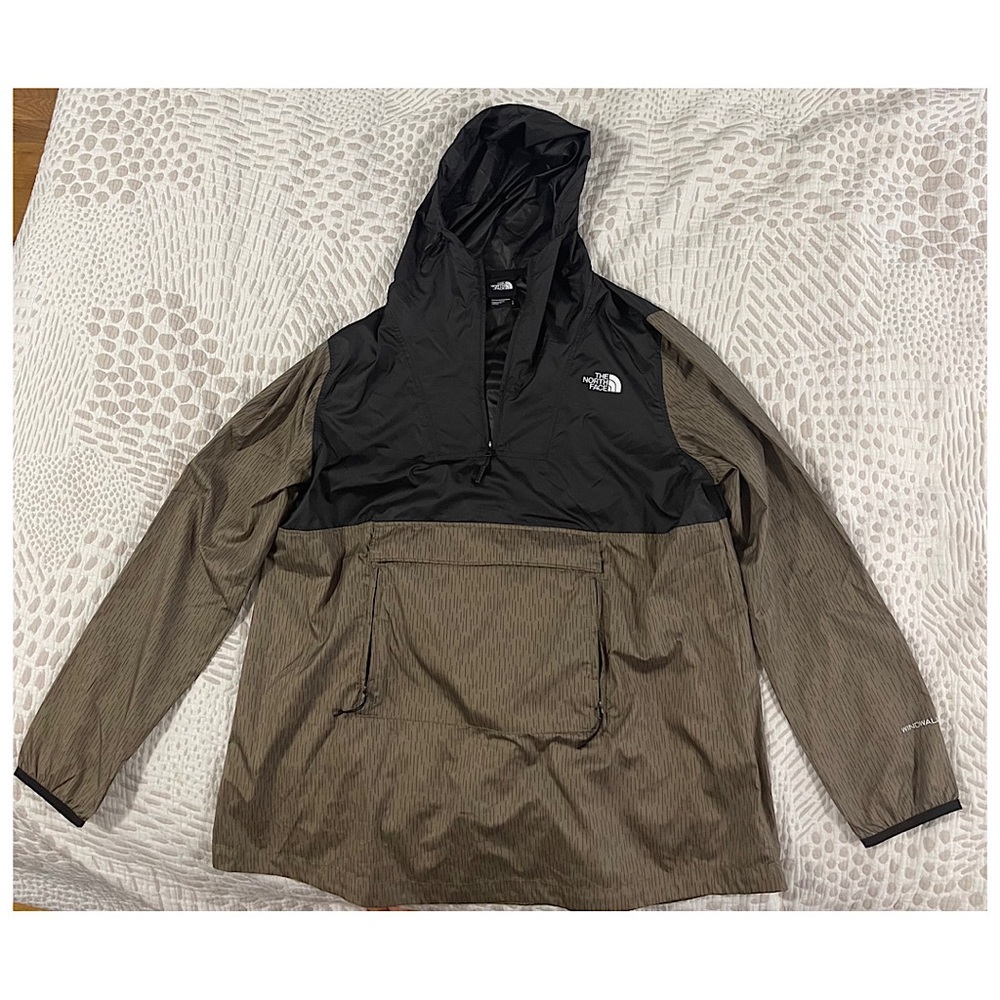 The north face windbreaker, green and black, Size L